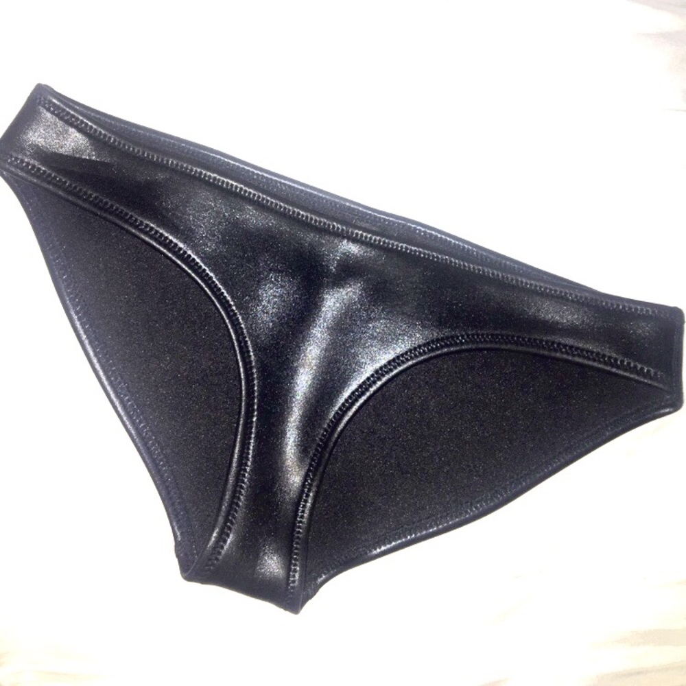 Matte Black Triangl Bikini Bottom
